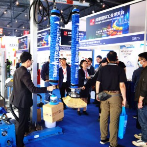 Herolift exhibiting-2-Vacuum Lifter (Herolift)